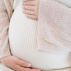 公开信息显示，🦍🇾🇪无语哥😸靠发布无声反应类©视频走红🇭🇲🗺，在TikTo🦡🍂